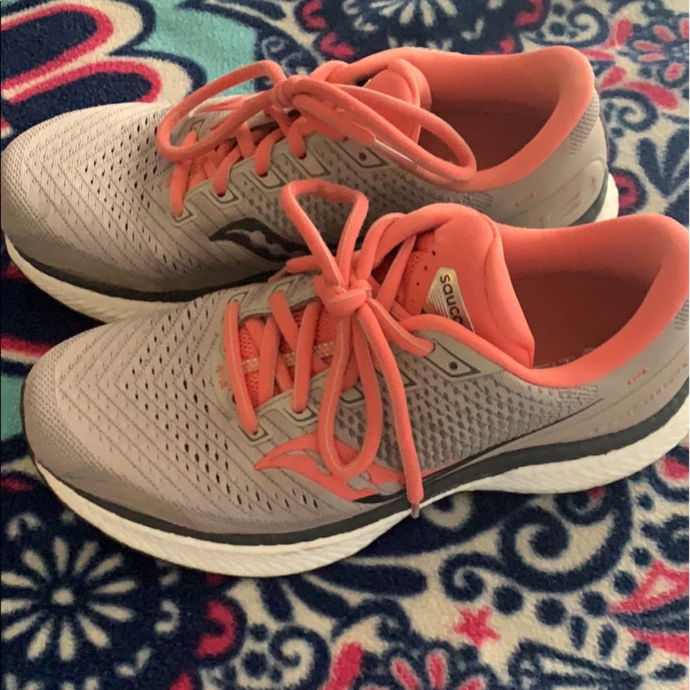 Size 8 Women’s Saucony Running Shoes